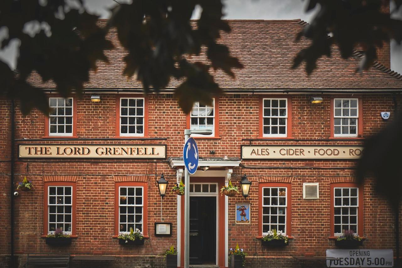 Bed and Breakfast The Lord Grenfell Maidenhead Esterno foto The Lord Grenville