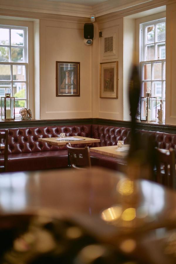 Bed and Breakfast The Lord Grenfell Maidenhead Esterno foto The interior of the restaurant